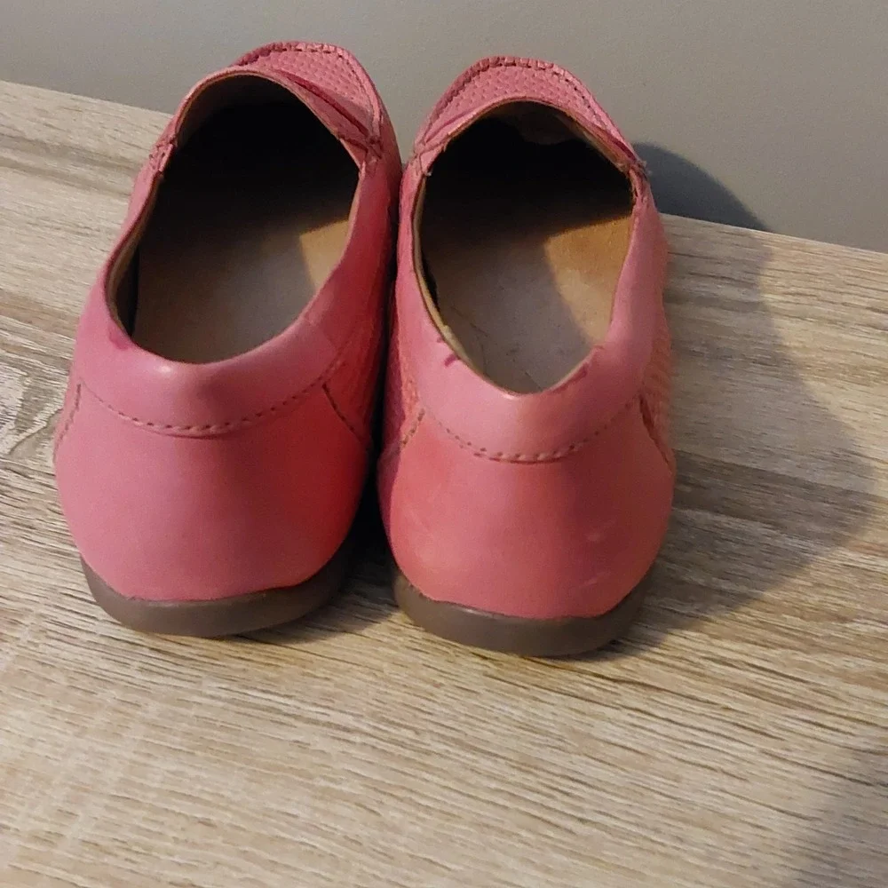 Clarks Collection Penny Loafers Flats Womens Size 7.5M Coral Slip On Casual Shoe - Picture 5 of 9